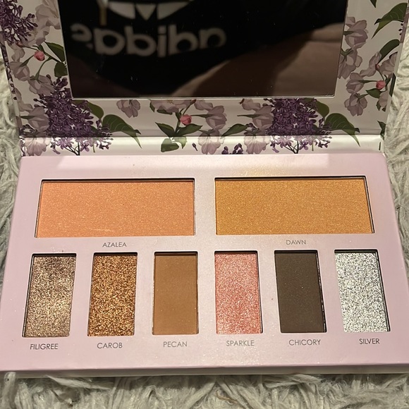 Sakura + Sage - Vegan Eyeshadow & Blush Palette - Picture 3 of 5